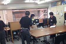 内装レイアウト変更作業中
